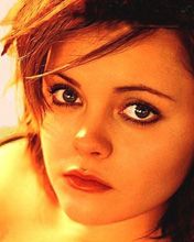 Christina Ricci - wallpaper preview