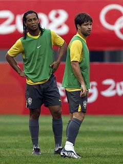 Ronaldinho - Beijing 2008 - wallpaper preview