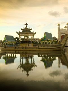National Mosque of Brunei - wallpaper preview