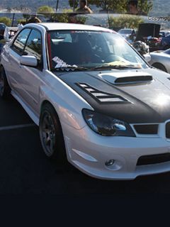 Subaru Impreza - wallpaper preview