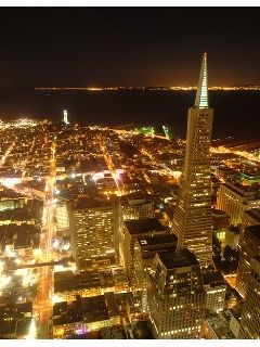 Pyramida Transamerica in San Francisco at night - wallpaper preview