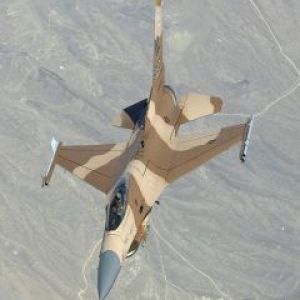 F16