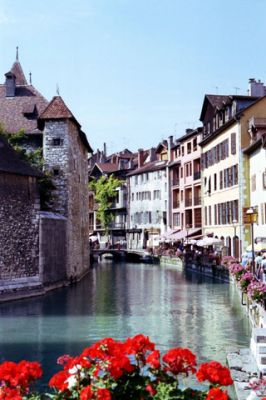 Annecy - wallpaper preview