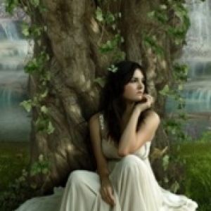 Ragazza Incantevole nella Natura