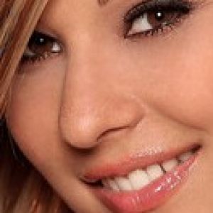 Bella Donna Sorridente