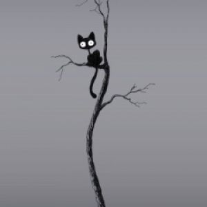 Gatto Nero Carino su un Albero