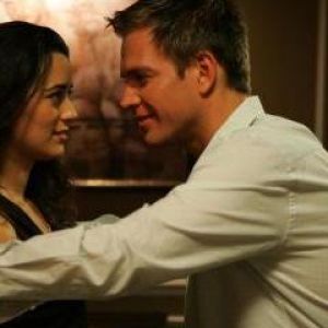 Abbraccio Romantico di Coppia