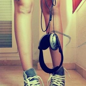 Cuffie e Sneakers alla Moda