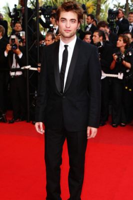 Uomo Elegante in Smoking - wallpaper preview