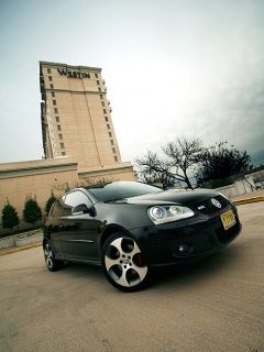 Volkswagen GTI in Ambiente Urbano - wallpaper preview