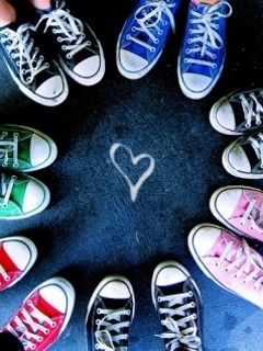 Scarpe Converse Colorate in Cerchio