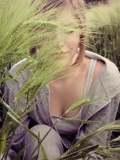 Ragazza nella Natura - wallpaper preview