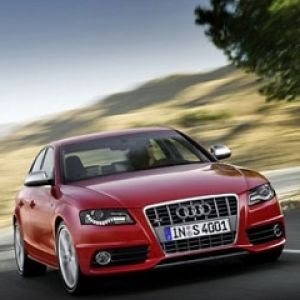 Audi S4 Auto Sportivo Rosso