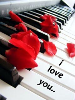 Pianoforte con petali di rosa - wallpaper preview
