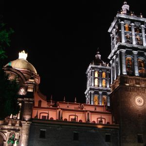 Edificio Storico Illuminato di Notte