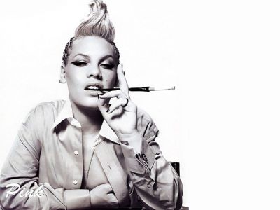 Ritratto Stile di un'Icona Musicale - wallpaper preview