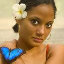 Bella Ragazza con Farfalla
