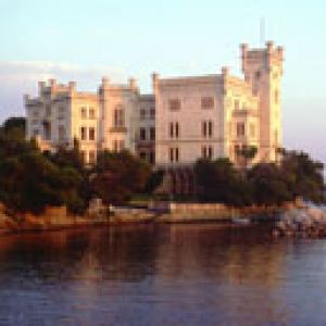Bellissimo Castello sull'Acqua