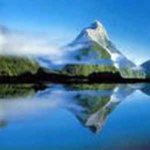 Riflesso di Montagna Maestosa