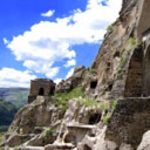 Fortezza Antica in Paesaggio Scenico