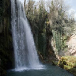Paesaggio di Cascata Serene