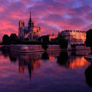 Cattedrale di Notre Dame al Tramonto