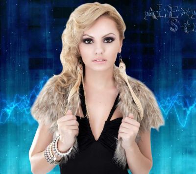 Ragazza Glamour con Pelliccia Elegante - wallpaper preview