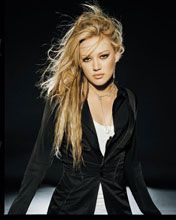 Ritratto alla moda di una ragazza affascinante - wallpaper preview