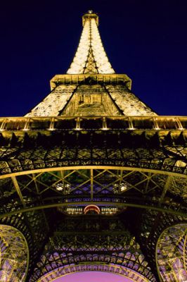 Vista Notturna della Torre Eiffel