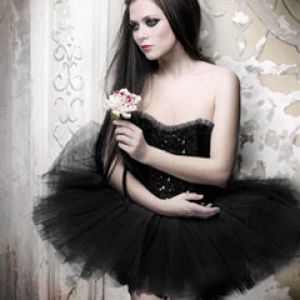 Ballerina Elegante in Nero