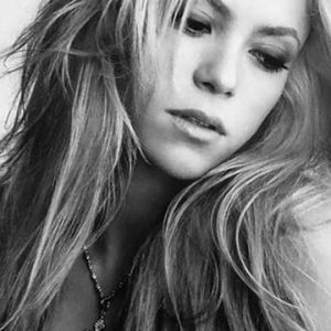 Ritratto Glamour di Shakira