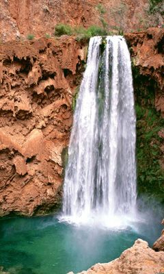 Cascata mozzafiato nella natura - wallpaper preview