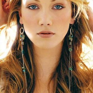 Bella Ragazza con Capelli Lunghi