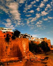 Forte Storico Sotto il Cielo Blu - wallpaper preview