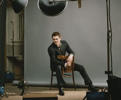 Uomo Elegante in Abito - wallpaper preview