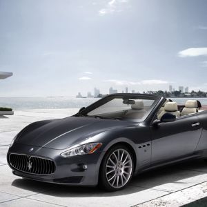 Maserati Cabriolet sulla Costa