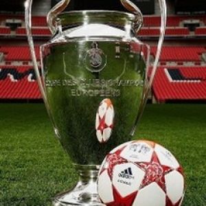 Trofeo della Champions League e Palla da Calcio