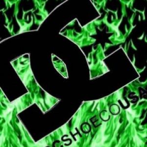 Logo DC Shoes con Fiamme