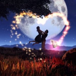 Abbraccio Romantico al Chiaro di Luna