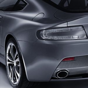 Elegante Auto Sportivo Grigio