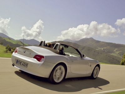 BMW Z4 Cabriolet su Strada Panoramica - wallpaper preview