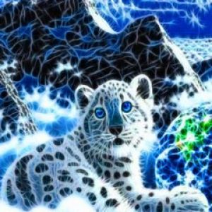Leopardo delle nevi in un paesaggio mistico