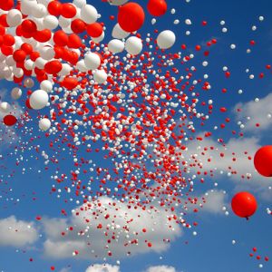 Palloni Colorati nel Cielo