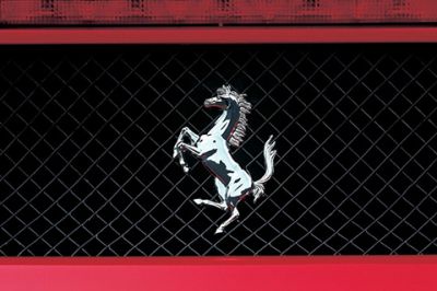 Logo Ferrari - wallpaper preview