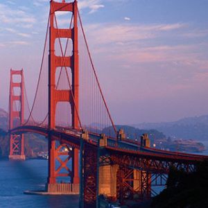 Golden Gate Bridge al Tramonto
