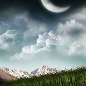 Paesaggio Montano Illuminato dalla Luna
