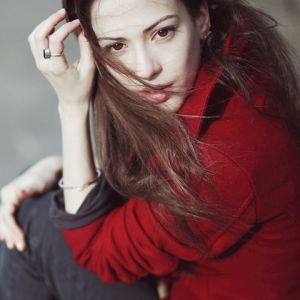 Donna Elegante in Rosso