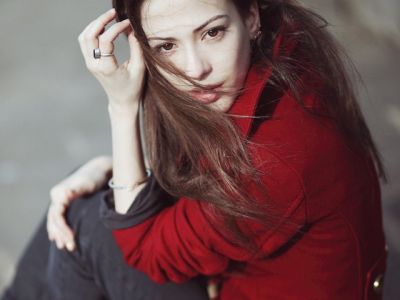 Donna Elegante in Rosso