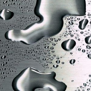 Gocce d'acqua metalliche