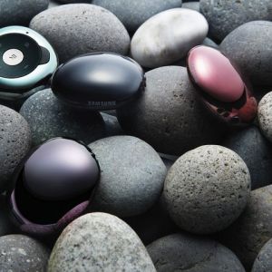 Cuffie Samsung su pietre